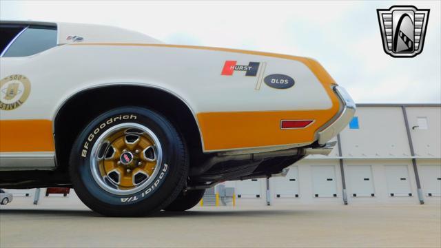 Photo of 1972 White Oldsmobile Cutlass