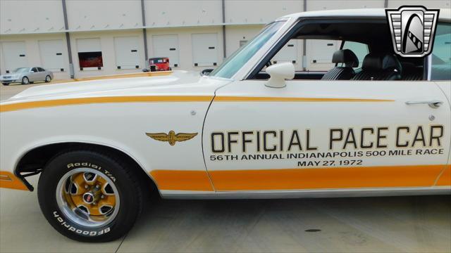 Photo of 1972 White Oldsmobile Cutlass