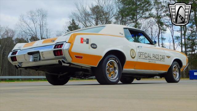 Photo of 1972 White Oldsmobile Cutlass