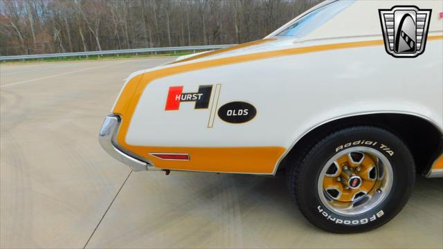 Photo of 1972 White Oldsmobile Cutlass