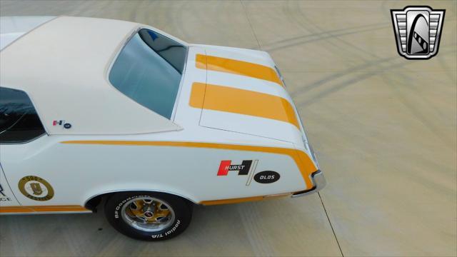 Photo of 1972 White Oldsmobile Cutlass