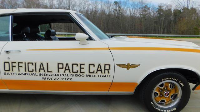 Photo of 1972 White Oldsmobile Cutlass