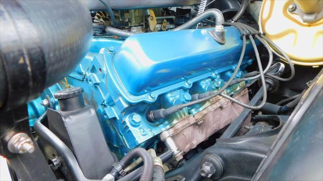 Photo of 1972 White Oldsmobile Cutlass