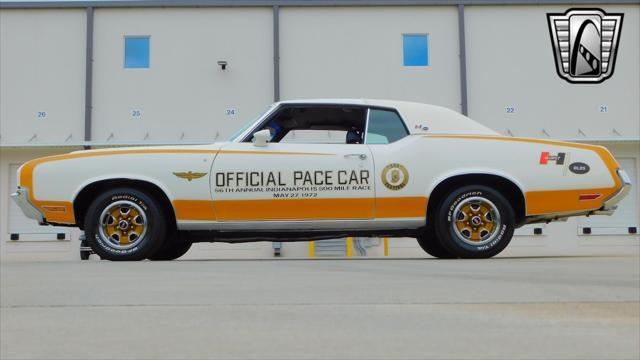 Photo of 1972 White Oldsmobile Cutlass