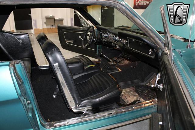 Photo of 1965 Tropical Turquoise Ford Mustang