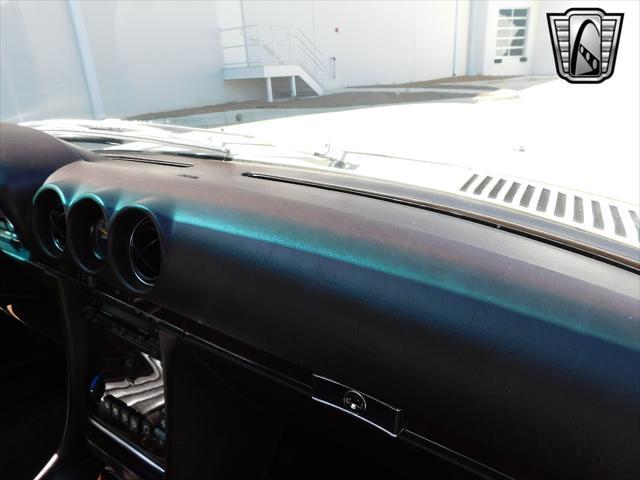Photo of 1987 Tan Mercedes-Benz 560SL