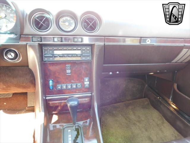 Photo of 1987 Tan Mercedes-Benz 560SL