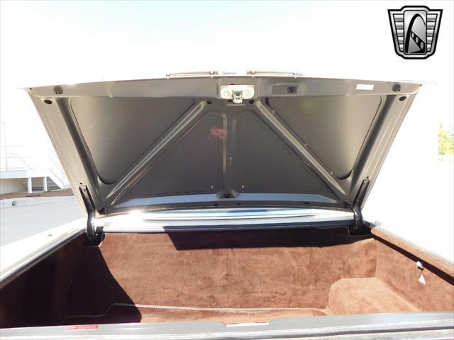Photo of 1987 Tan Mercedes-Benz 560SL