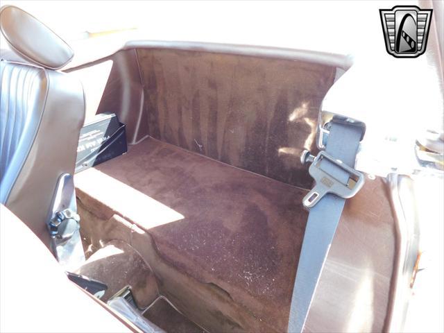 Photo of 1987 Tan Mercedes-Benz 560SL