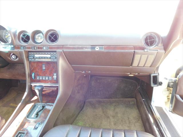 Photo of 1987 Tan Mercedes-Benz 560SL