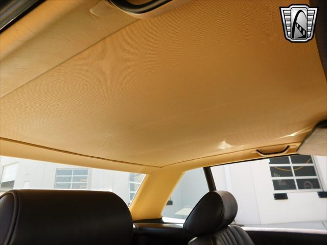 Photo of 1987 Tan Mercedes-Benz 560SL