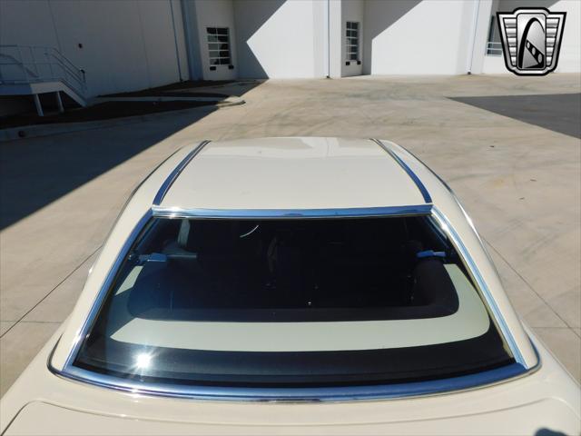 Photo of 1987 Tan Mercedes-Benz 560SL