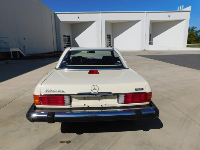 Photo of 1987 Tan Mercedes-Benz 560SL