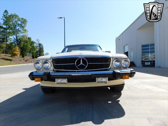 Photo of 1987 Tan Mercedes-Benz 560SL