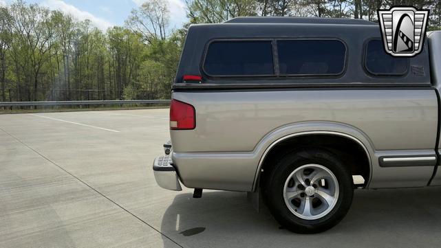 Photo of 2002 Gray Chevrolet S-10