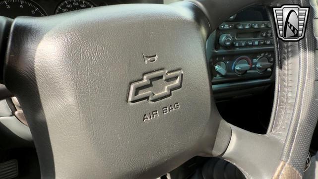 Photo of 2002 Gray Chevrolet S-10