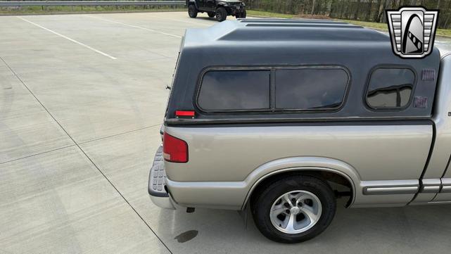 Photo of 2002 Gray Chevrolet S-10