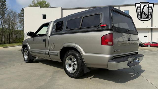 Photo of 2002 Gray Chevrolet S-10