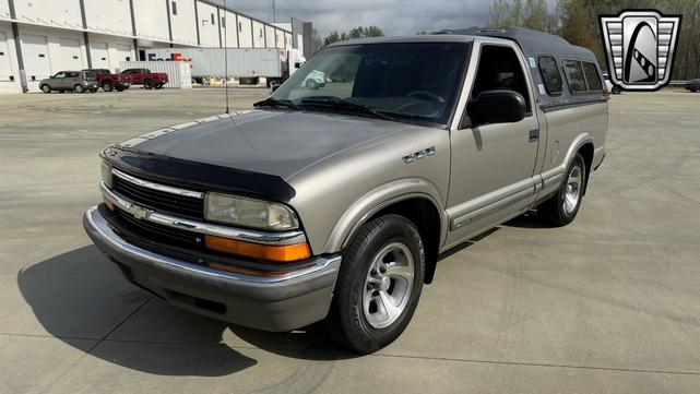 Photo of 2002 Gray Chevrolet S-10