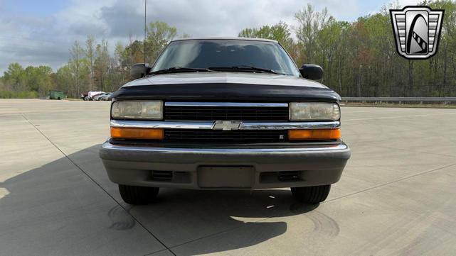 Photo of 2002 Gray Chevrolet S-10
