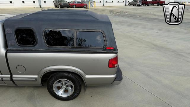 Photo of 2002 Gray Chevrolet S-10