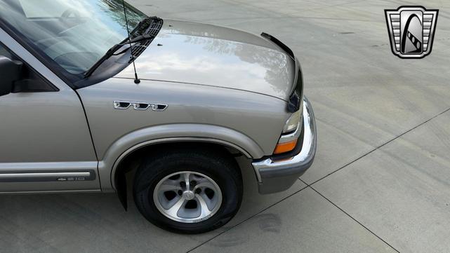 Photo of 2002 Gray Chevrolet S-10
