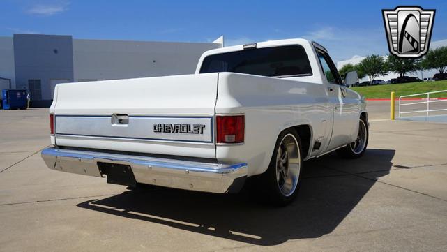 Photo of 1986 White and blue stripe Chevrolet C10/K10