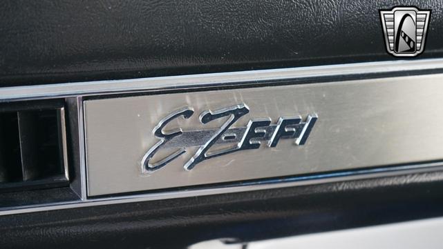 Photo of 1986 White and blue stripe Chevrolet C10/K10