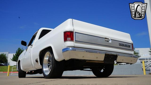Photo of 1986 White and blue stripe Chevrolet C10/K10