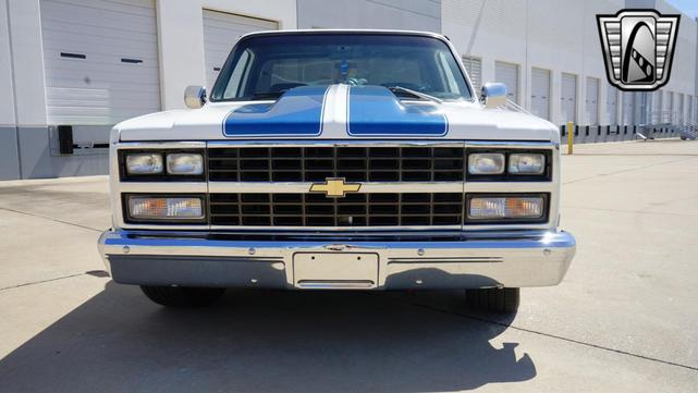 Photo of 1986 White and blue stripe Chevrolet C10/K10