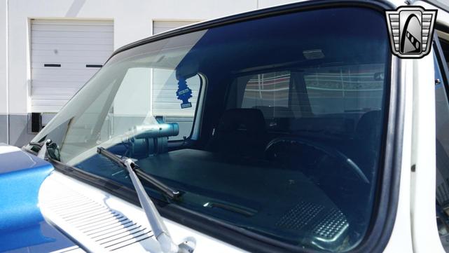 Photo of 1986 White and blue stripe Chevrolet C10/K10