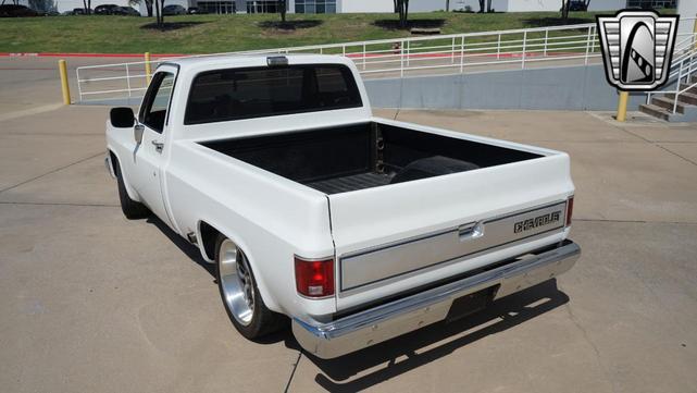 Photo of 1986 White and blue stripe Chevrolet C10/K10