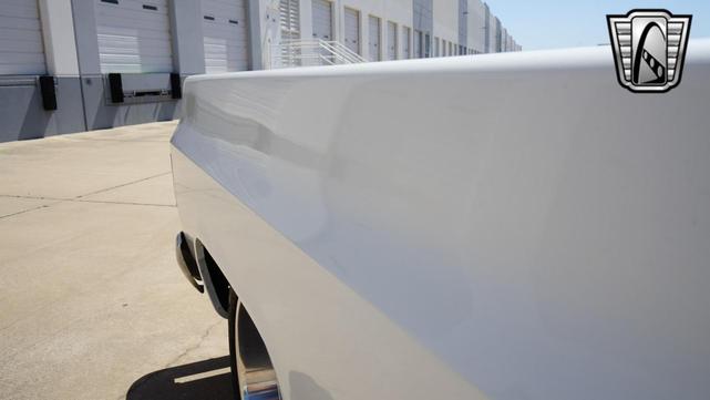 Photo of 1986 White and blue stripe Chevrolet C10/K10