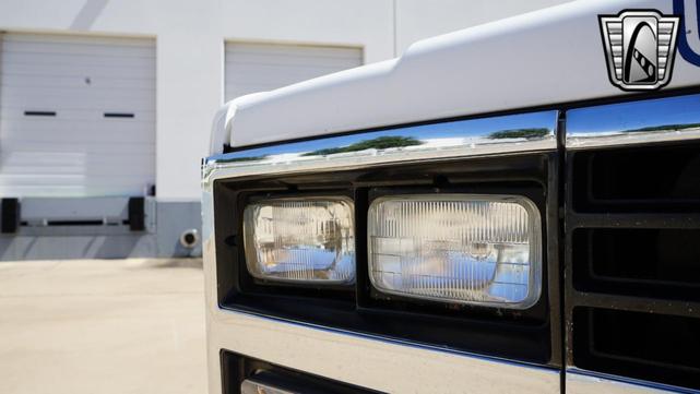 Photo of 1986 White and blue stripe Chevrolet C10/K10