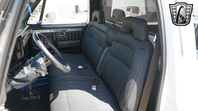 Photo of 1986 White and blue stripe Chevrolet C10/K10