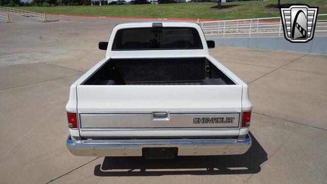 Photo of 1986 White and blue stripe Chevrolet C10/K10