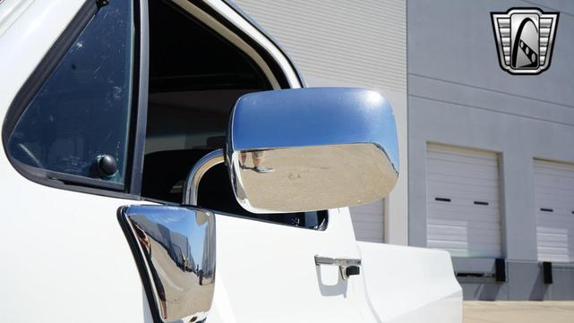 Photo of 1986 White and blue stripe Chevrolet C10/K10