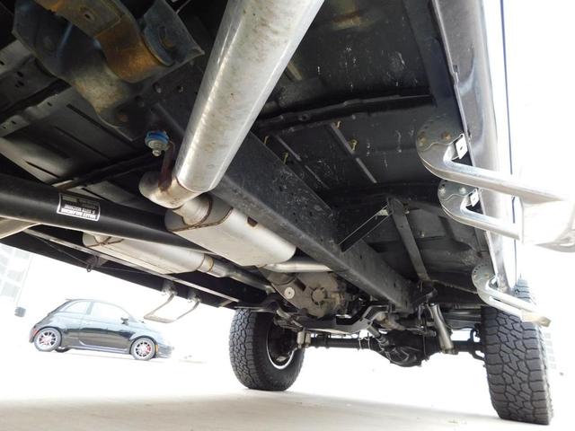 Photo of 1972 Black GMC Suburban