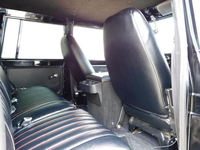 Photo of 1972 Black GMC Suburban