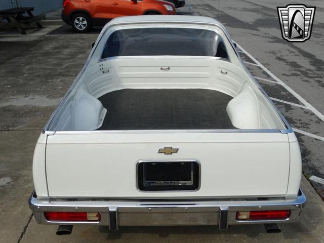 Photo of 1985 White Chevrolet El Camino