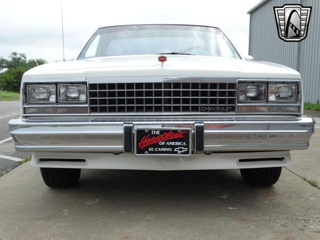 Photo of 1985 White Chevrolet El Camino