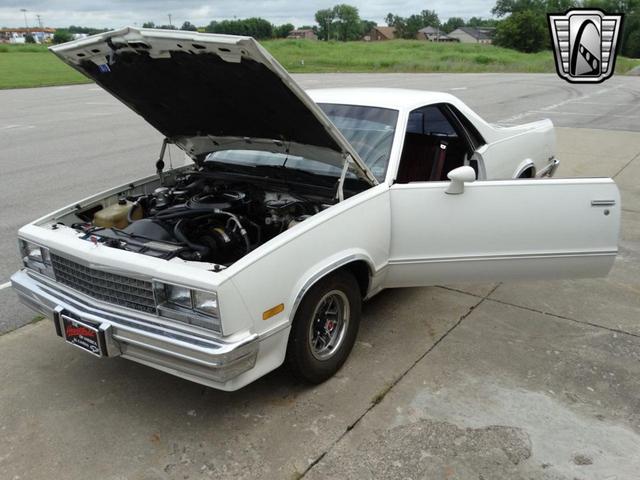 Photo of 1985 White Chevrolet El Camino