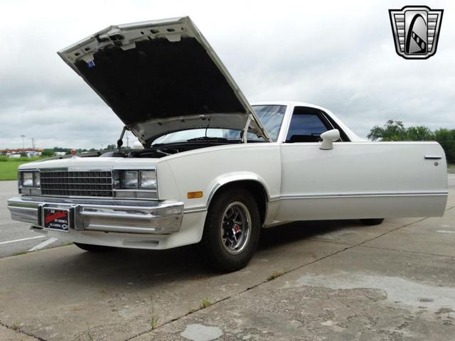 Photo of 1985 White Chevrolet El Camino