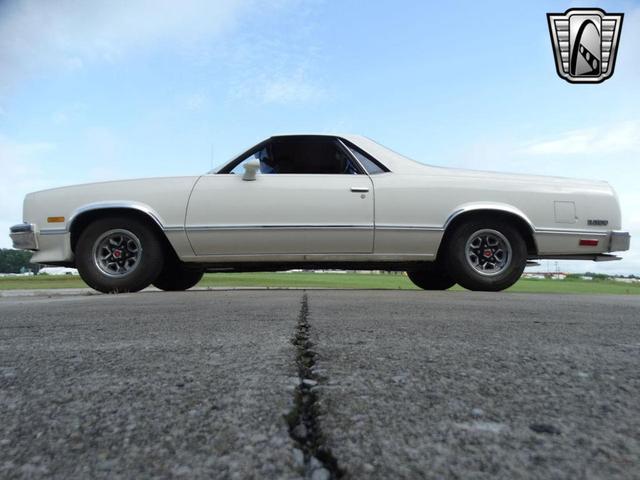 Photo of 1985 White Chevrolet El Camino