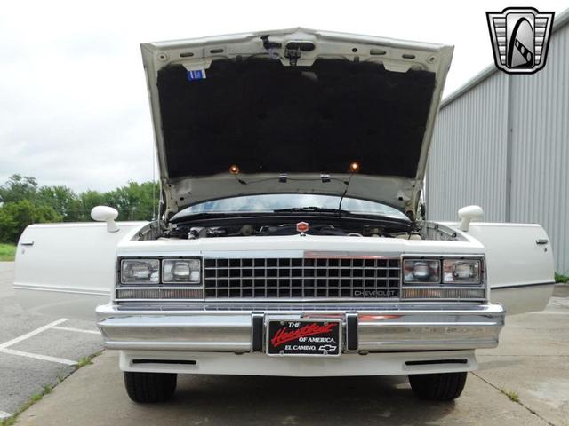 Photo of 1985 White Chevrolet El Camino