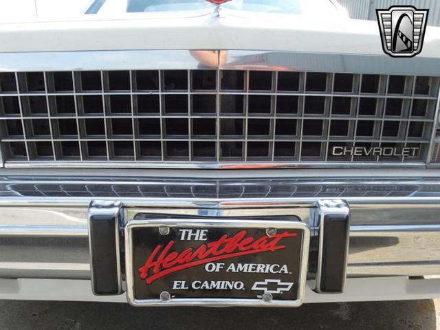 Photo of 1985 White Chevrolet El Camino