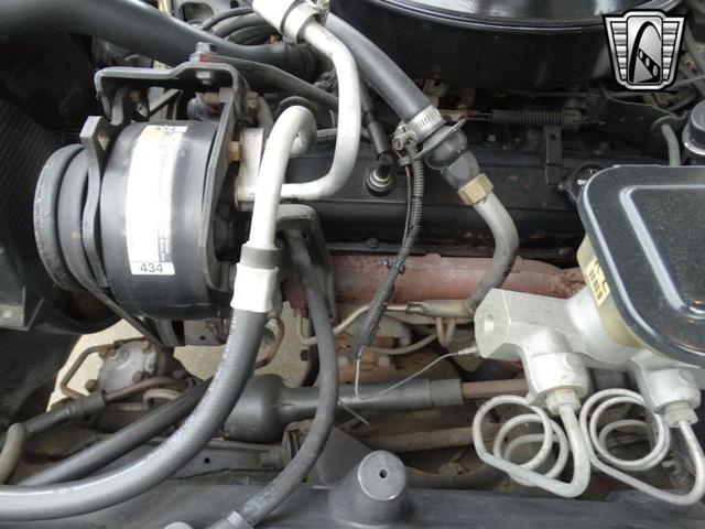Photo of 1985 White Chevrolet El Camino