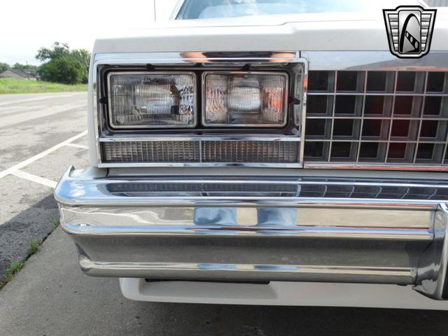 Photo of 1985 White Chevrolet El Camino