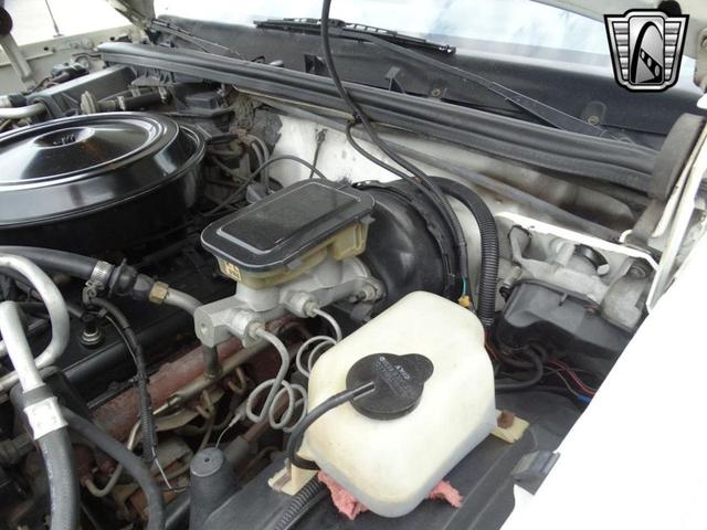 Photo of 1985 White Chevrolet El Camino