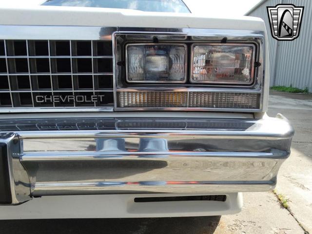Photo of 1985 White Chevrolet El Camino